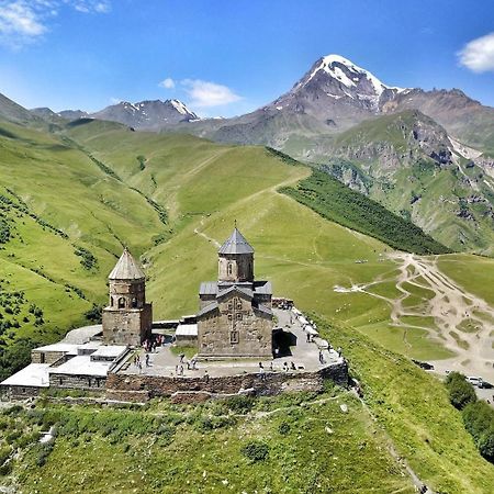 Ineza's Guest House Kazbegi Extérieur photo