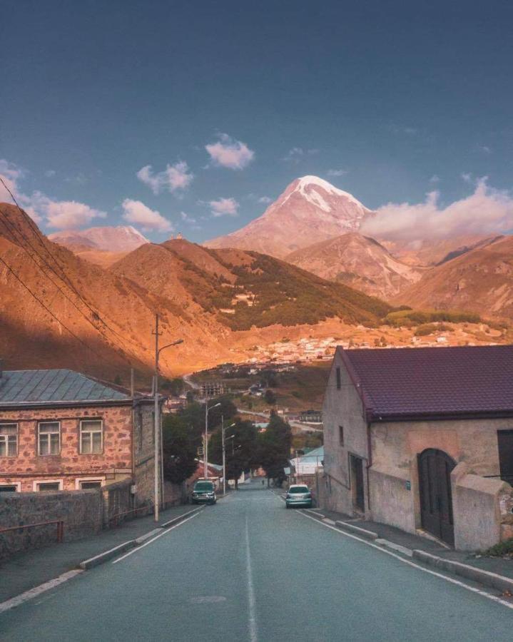 Ineza's Guest House Kazbegi Extérieur photo